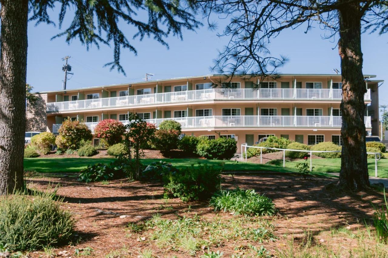 Riverfront Inn Roseburg Exterior photo